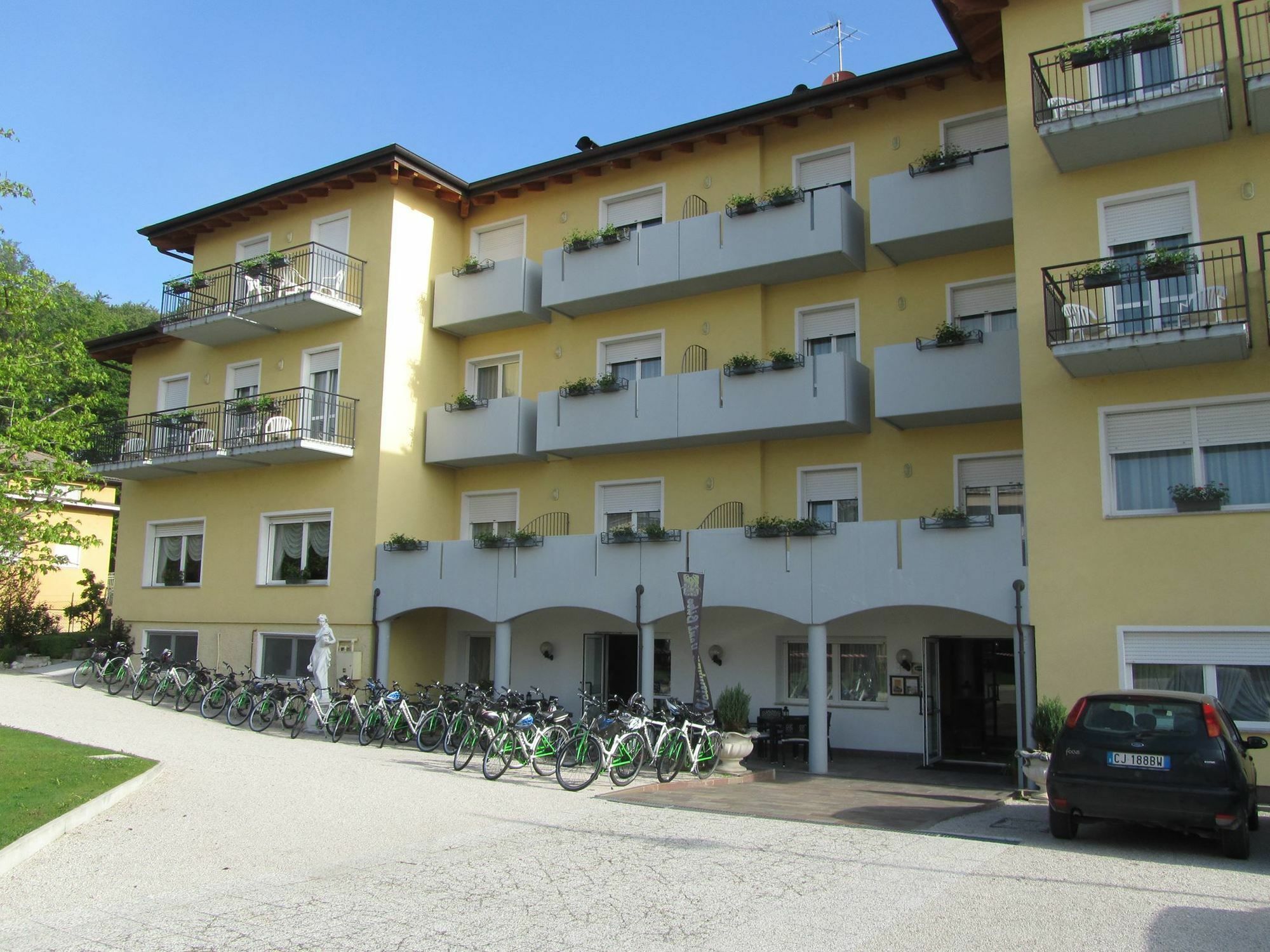 Hotel Daniela Levico Terme Zewnętrze zdjęcie